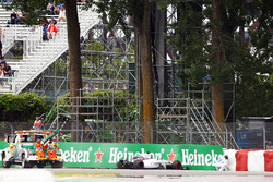 Felipe Massa, Williams FW38 choca en la práctica 1