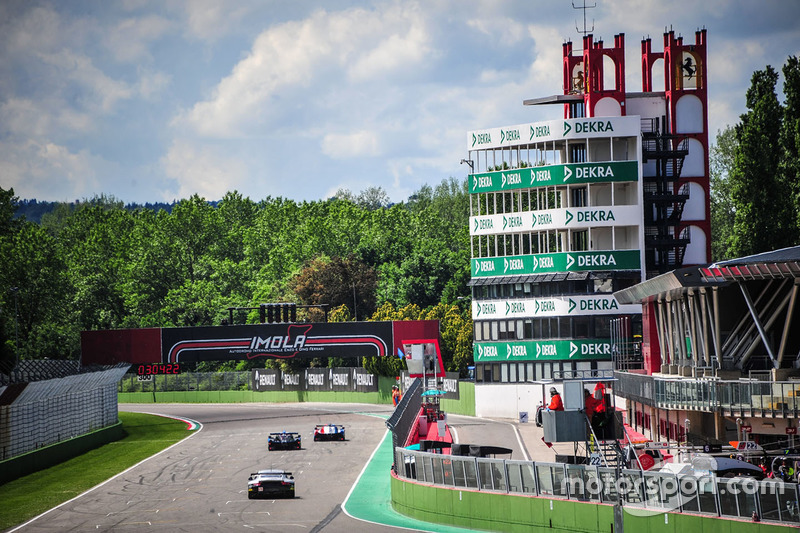 #77 Proton Competition Porsche 911 RSR 991: Marc Hedlund, Marco Seefried, Wolf Henzler