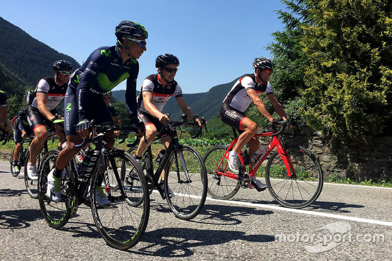 Jorge Lorenzo con el ciclista colombiano Nairo Quintana