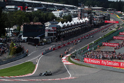 Nico Rosberg, Mercedes AMG F1 W07 Hybrid leads at the start of the race