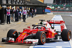 Sebastian Vettel, Ferrari, con la versione aggiornata dell'Halo installata sulla SF16-H