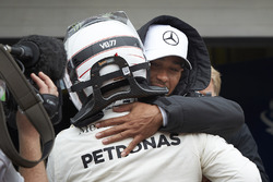 Lewis Hamilton, Mercedes AMG F1, ve Pole: Valtteri Bottas, Mercedes AMG F1