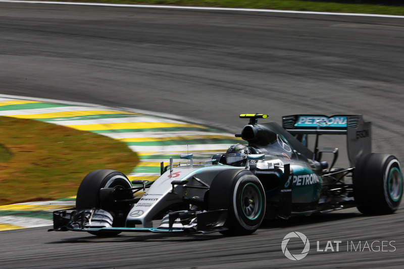 4º: Mercedes W06 Hybrid (2015)