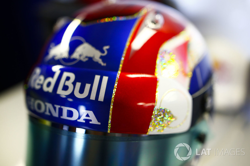 Detalle del casco de Pierre Gasly, Toro Rosso