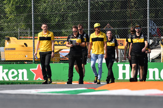 Carlos Sainz Jr., Renault Sport F1 Team RS 18 pist yürüyüşü