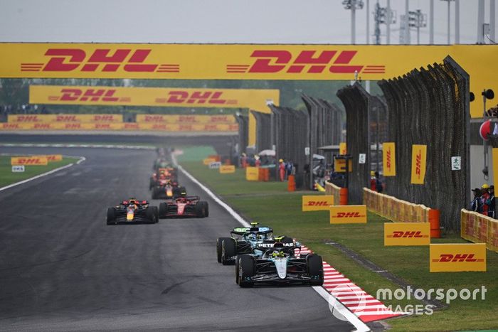 Lewis Hamilton, Mercedes F1 W15, Fernando Alonso, Aston Martin AMR24, Max Verstappen, Red Bull Racing RB20