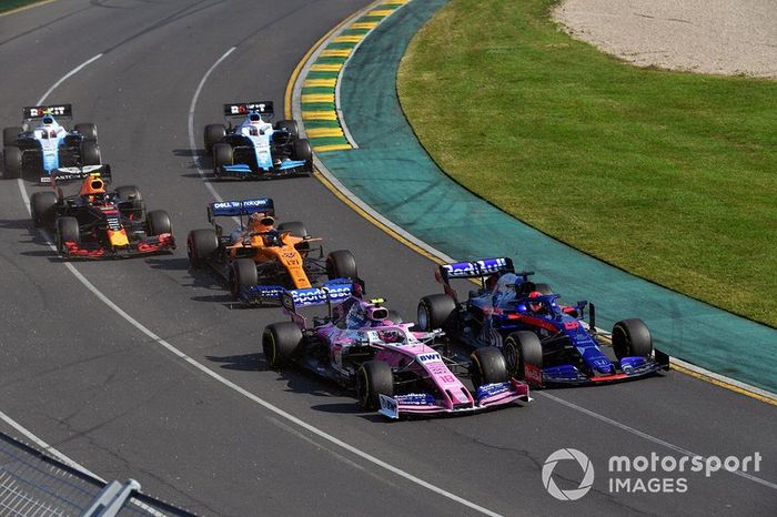 Daniil Kvyat, Toro Rosso STR14, precede Lance Stroll, Racing Point RP19, Carlos Sainz Jr., McLaren MCL34, Pierre Gasly, Red Bull Racing RB15, George Russell, Williams Racing FW42, e Robert Kubica, Williams FW42, alla partenza