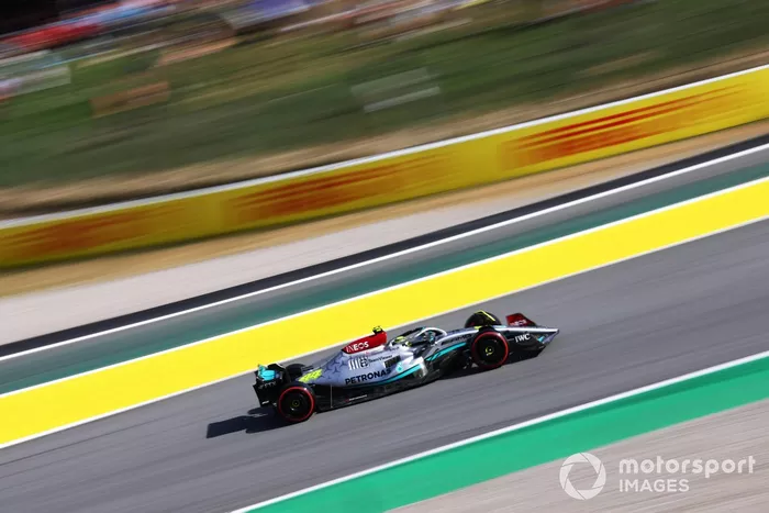 Lewis Hamilton, Mercedes W13 