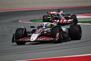 Esteban Ocon, Haas F1 Team, Oliver Bearman, Haas F1 Team