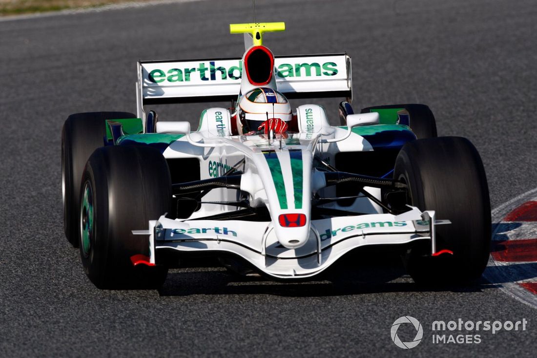 2008: Honda finalizó el proyecto de Fórmula 1 y vendió el equipo por un dólar a Ross Brawn. La historia es bien conocida, porque fueron campeones en 2009.