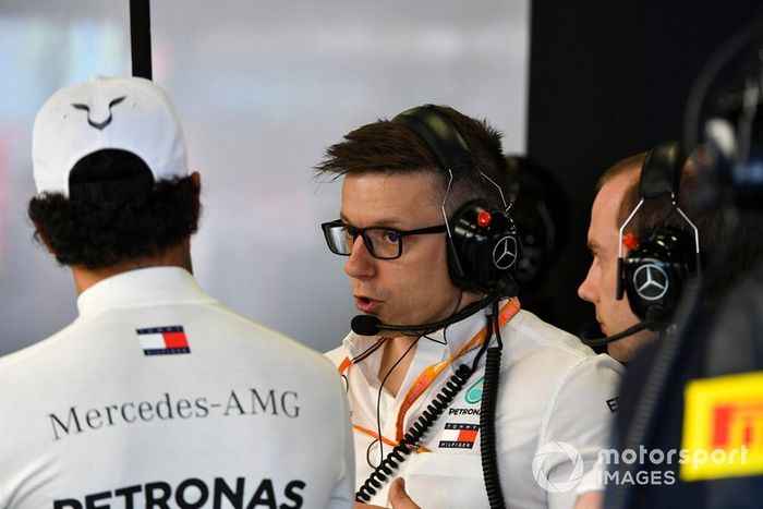 Lewis Hamilton, Mercedes AMG F1, y Toto Wolff, Director Ejecutivo (Negocios), Mercedes AMG