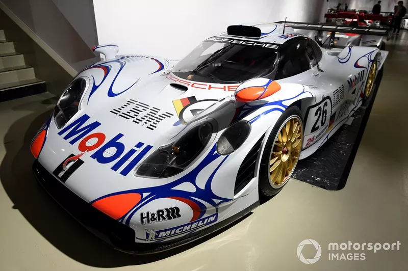 Porsche 911 GT1-98, vainqueur au Mans en 1998