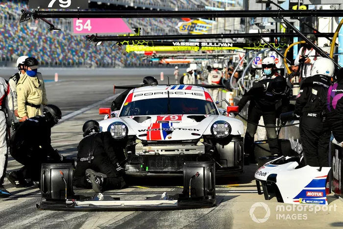 #79 WeatherTech Racing Porsche 911 RSR - 19, GTLM: Cooper MacNeil, Gianmaria Bruni, Richard Lietz, Kevin Estre