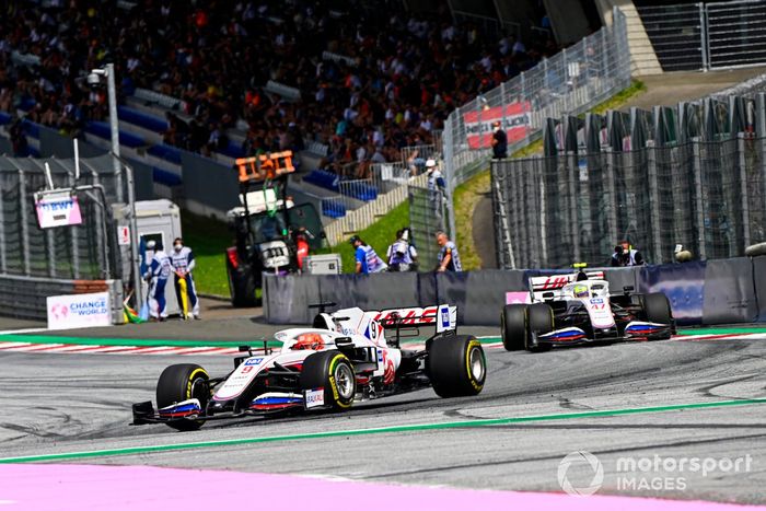 Nikita Mazepin, Haas VF-21, Mick Schumacher, Haas VF-21