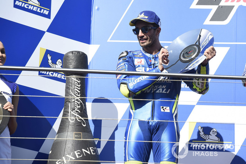 Подіум: друге місце Андреа Янноне, Team Suzuki MotoGP