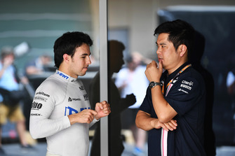 Sergio Perez, Racing Point Force India and Jun Matsuzaki, Force India F1 Team Senior Tyre Engineer