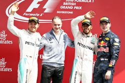 Podium: 2. Nico Rosberg, Mercedes AMG F1; 1. Lewis Hamilton, Mercedes AMG F1; 3. Max Verstappen, Red