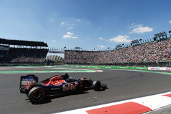 Карлос Сайнс, Scuderia Toro Rosso STR11