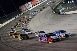 Joey Logano, Team Penske Ford, Kevin Harvick, Stewart-Haas Racing Chevrolet