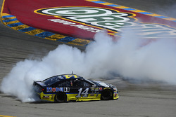 Sieger Tony Stewart, Stewart-Haas Racing, Chevrolet