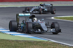 Lewis Hamilton, Mercedes AMG F1 W07 Hybrid y Nico Rosberg, Mercedes AMG F1 W07 Hybrid