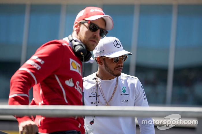 Sebastian Vettel, Ferrari, Lewis Hamilton, Mercedes AMG F1