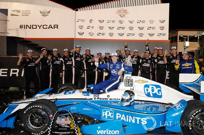 Ganador de la carrera Josef Newgarden, Team Penske Chevrolet