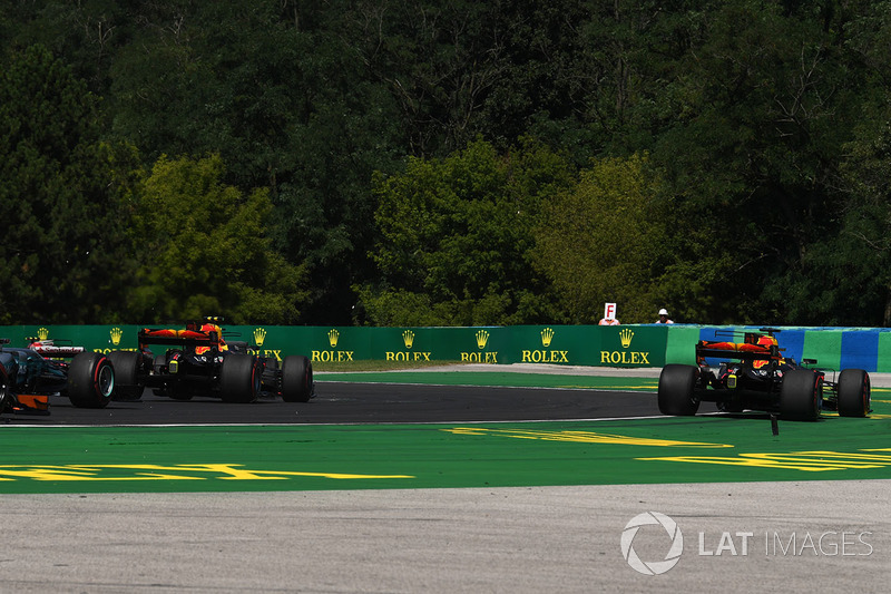 Макс Ферстаппен, Red Bull Racing RB13 Даніель Ріккардо, Red Bull Racing RB13, зіткнення на початку гонки