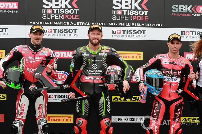 Polesitter Tom Sykes, Kawasaki Racing, second place Eugene Laverty, Milwaukee Aprilia, third place Marco Melandri, Aruba.it Racing-Ducati SBK Team