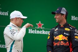 Podio: il vincitore della gara Daniel Ricciardo, Red Bull Racing, il secondo classificato Valtteri Bottas, Mercedes-AMG F1, il terzo classificato Kimi Raikkonen, Ferrari