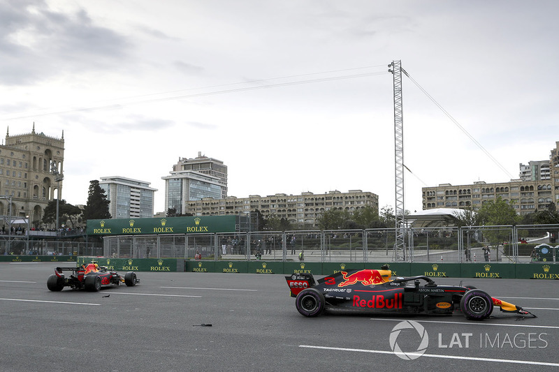 The crashed car of Max Verstappen, Red Bull Racing RB14 and Daniel Ricciardo, Red Bull Racing RB14