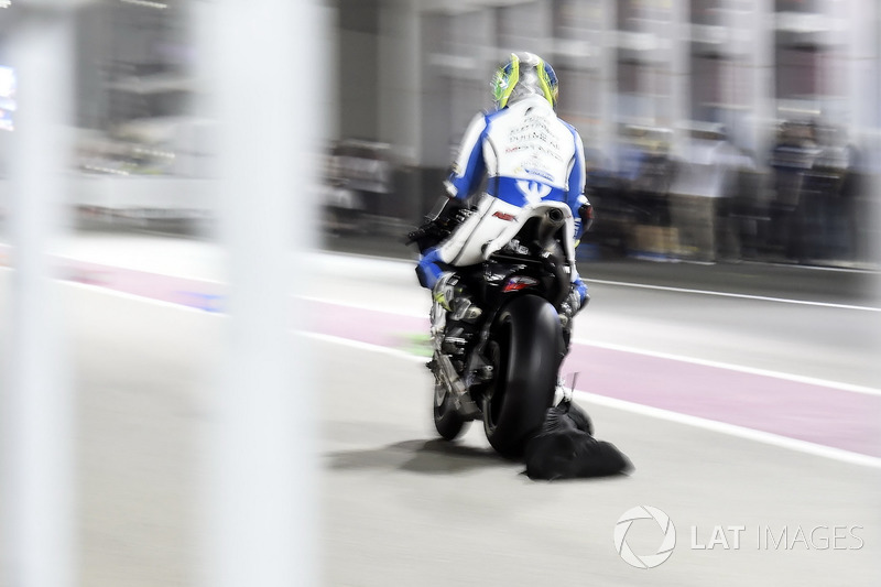 Karel Abraham, Angel Nieto Team, riding off with the tyre warmer still attached