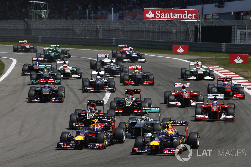 Start: Sebastian Vettel, Mark Webber, Red Bull lead