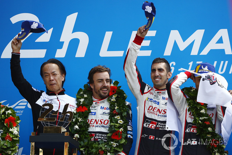 Overall podium: winners Sébastien Buemi, Kazuki Nakajima, Fernando Alonso, Toyota Gazoo Racing