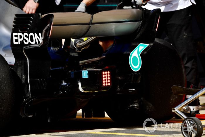 Mercedes-AMG F1 W09 luces de ala trasera