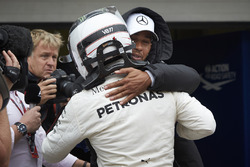Lewis Hamilton, Mercedes AMG F1, ve Pole: Valtteri Bottas, Mercedes AMG F1