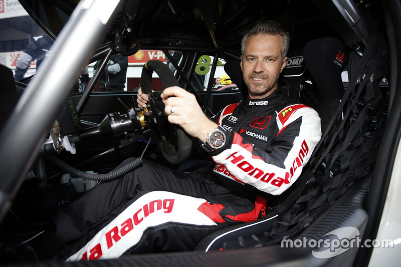 #18 Tiago Monteiro, Boutsen Ginion Racing Honda Civic Type R TCR