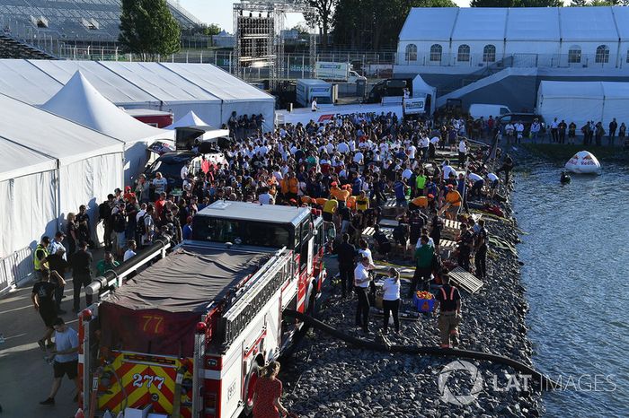 La carrera de balsas