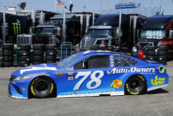 Martin Truex Jr., Furniture Row Racing, Toyota Camry Auto-Owners Insurance