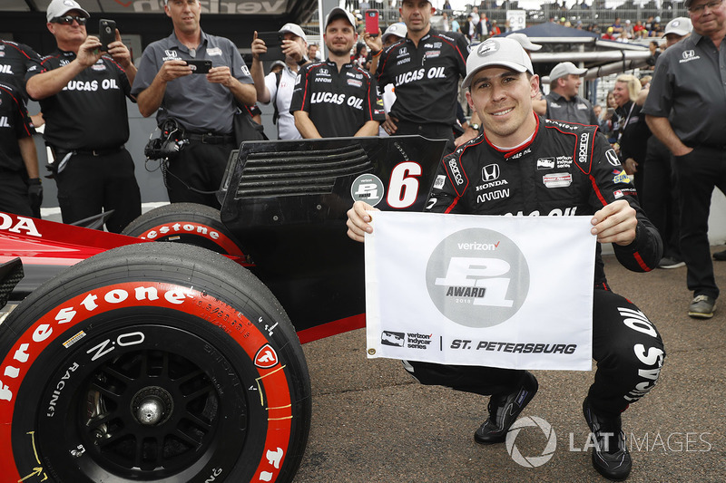 Ganador de la pole Robert Wickens, Schmidt Peterson Motorsports Honda
