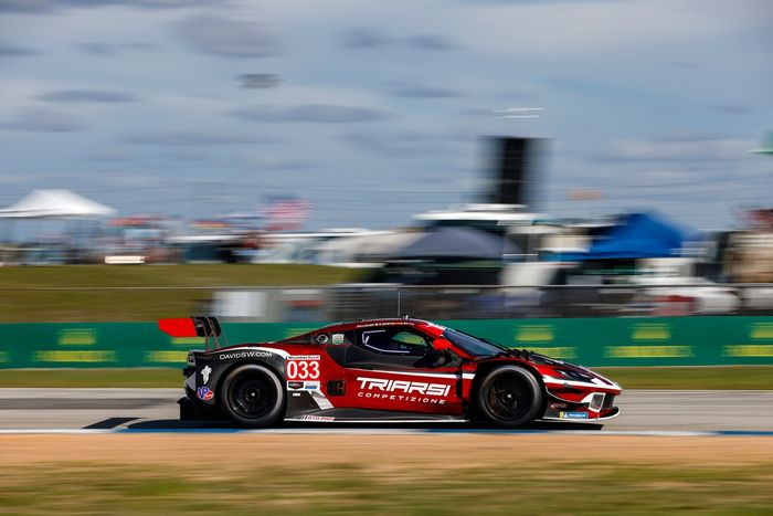 #033 Triarsi Competition Ferrari 296 GT3 EVO: James Calado, Riccardo Agostini, Miguel Molina