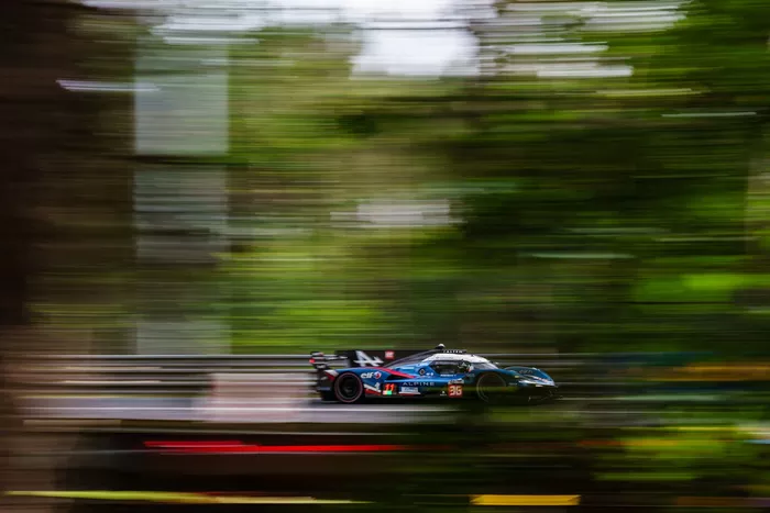 #36 Alpine Endurance Team Alpine A424: Frederic Makowiecki, Jules Gounon, Victor Martins