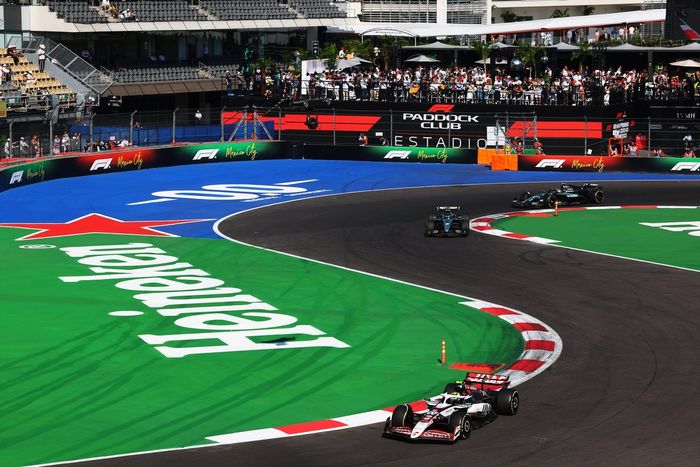 George Russell, Mercedes, Andrea Kimi Antonelli, Mercedes, Oliver Bearman, Haas F1 Team