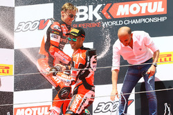 Podium : Chaz Davies, Ducati Team, vainqueur, et Marco Melandri, Ducati Team, troisième