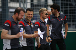 Kevin Magnussen, Haas F1 Team VF-17, lors d'une reconnaissance de piste
