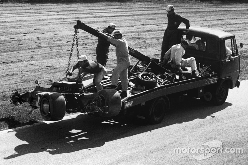 Bergung des Unfallautos von Jochen Rindt, Lotus 72C