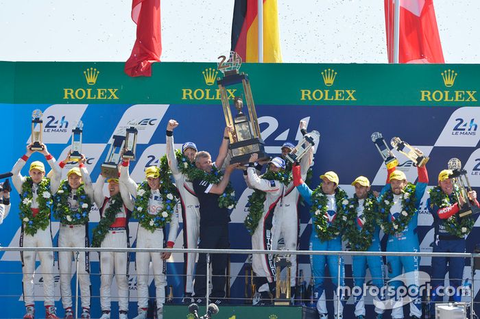 Podium: ganadores, Timo Bernhard, Earl Bamber, Brendon Hartley, Porsche Team, segundos, Ho-Pin Tung, Oliver Jarvis, Thomas Laurent, DC Racing, terceros, Mathias Beche, David Heinemeier Hansson, Nelson Piquet Jr., Vaillante Rebellion Racing