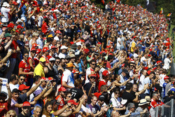 Ferrari fans in de tribunes