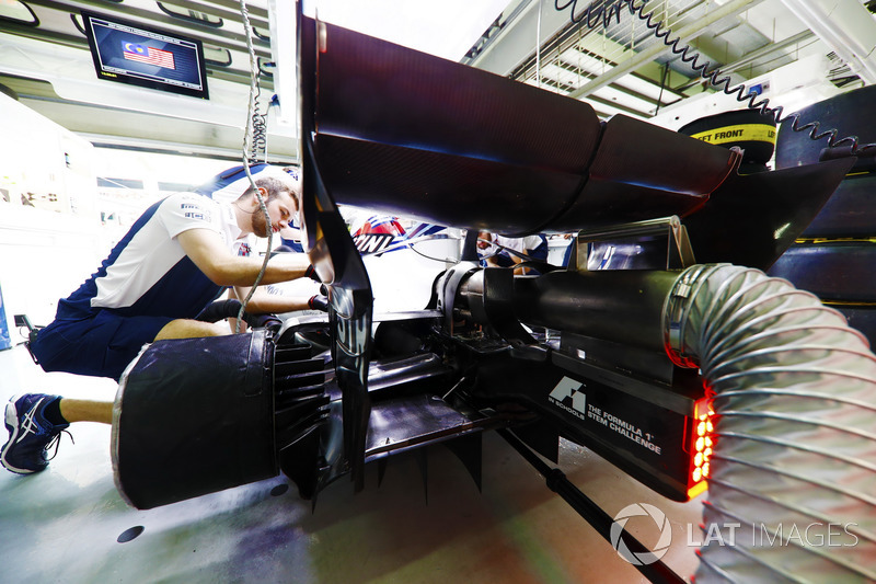A Williams engineer at work in the garage