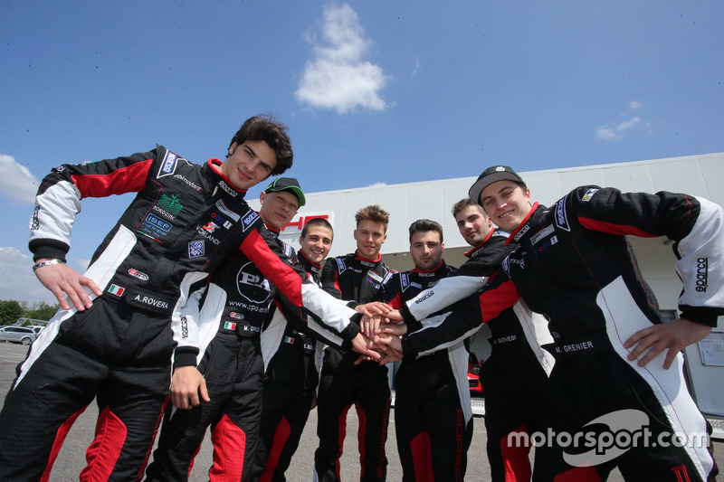 I "magnifici sette" dello Scholarship Programme di Porsche Italia